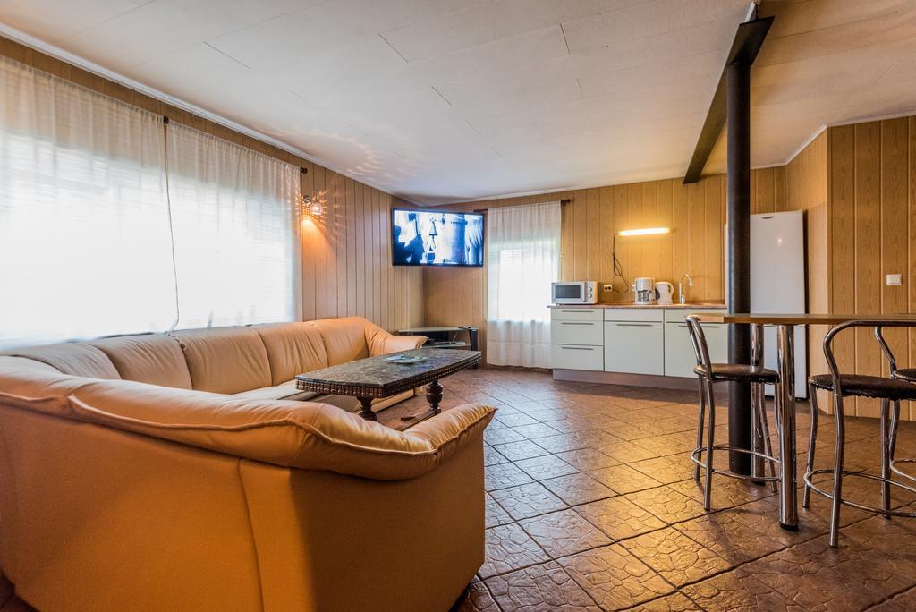 Lubja Holiday House Βίλα Παρνού Εξωτερικό φωτογραφία